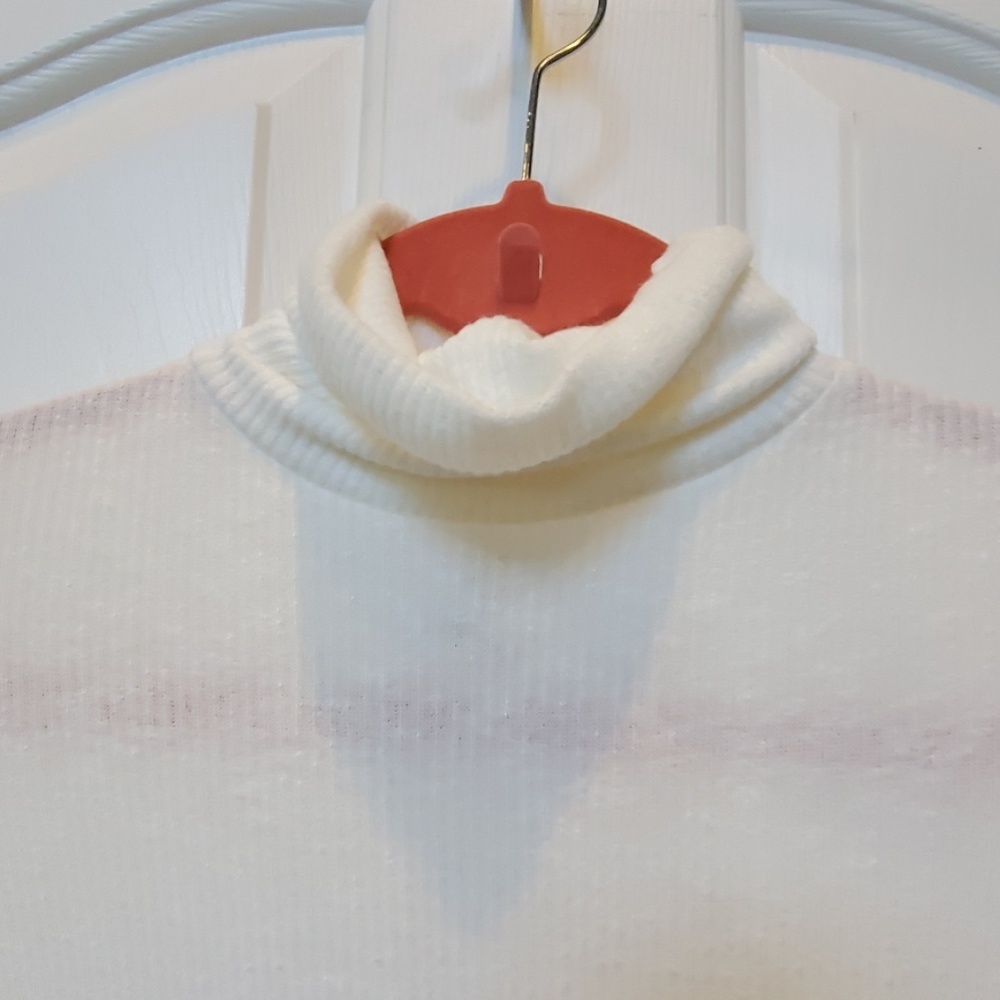Cute turtle neck - Picture 3 of 3